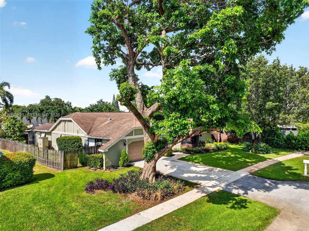 15705 SW 7th Pl Sunrise, FL 33326