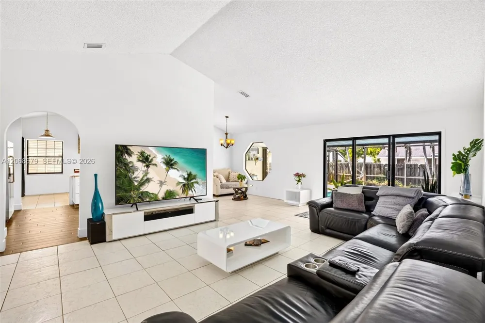 15705 SW 7th Pl Sunrise, FL 33326