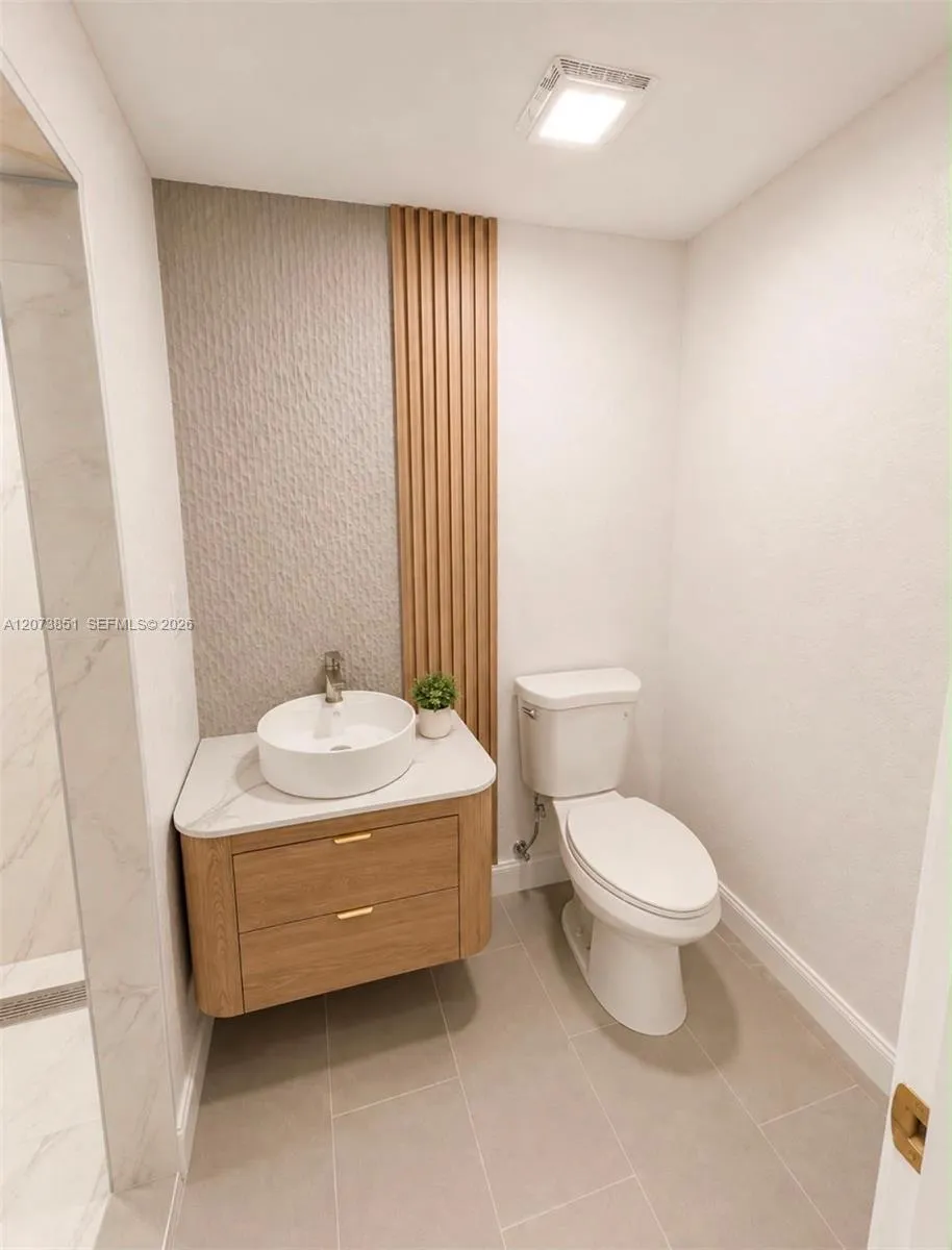 825 S 28th Ave Hollywood, FL 33020