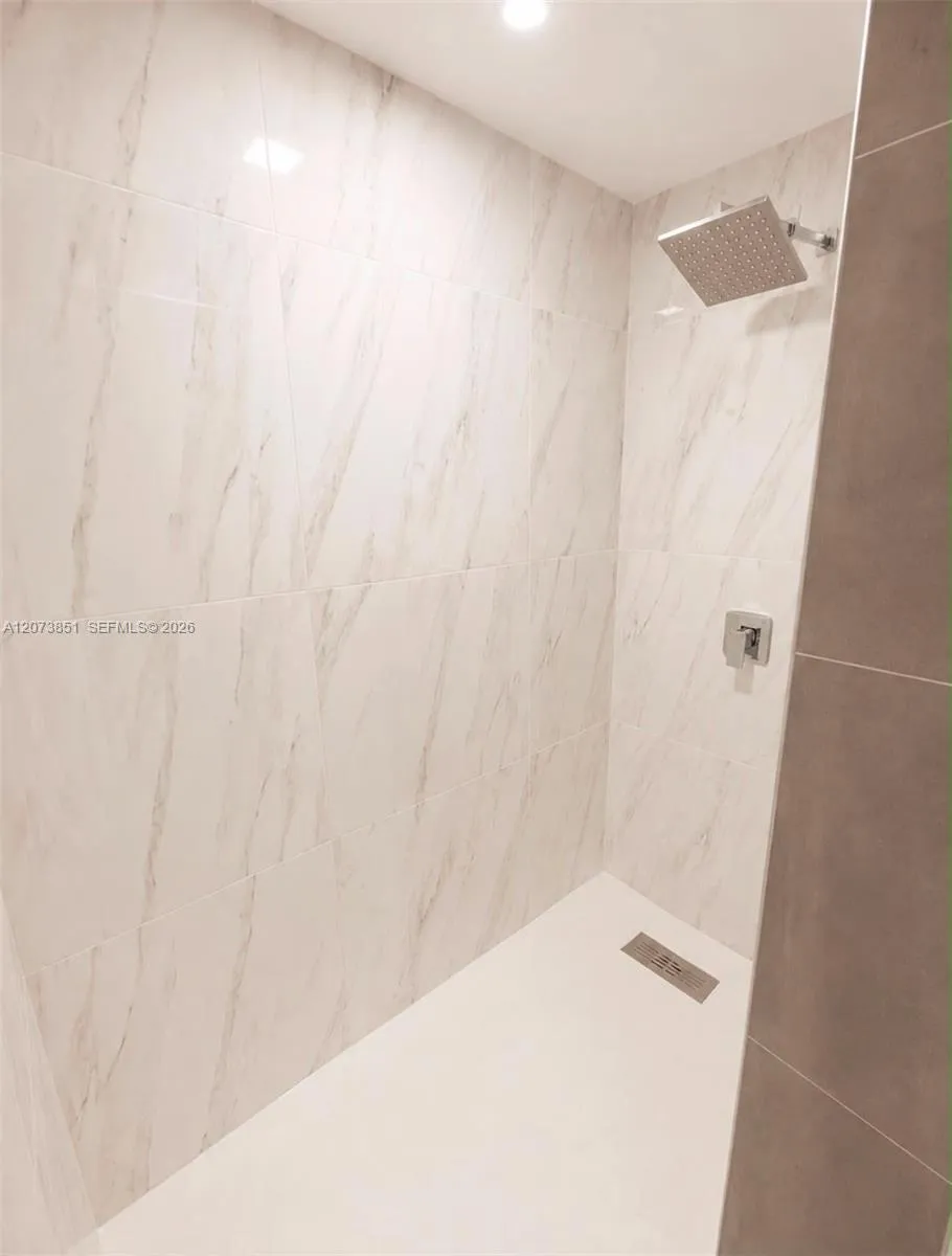 825 S 28th Ave Hollywood, FL 33020