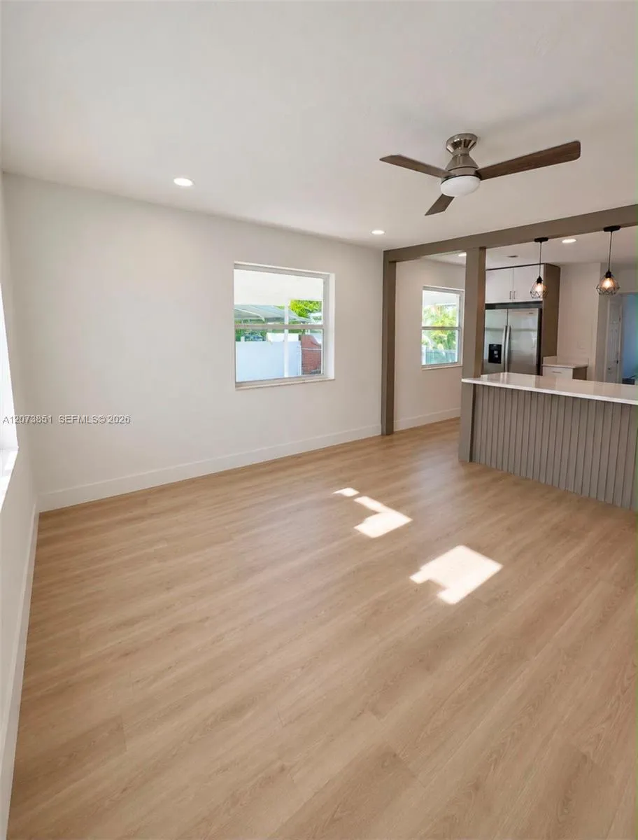 825 S 28th Ave Hollywood, FL 33020
