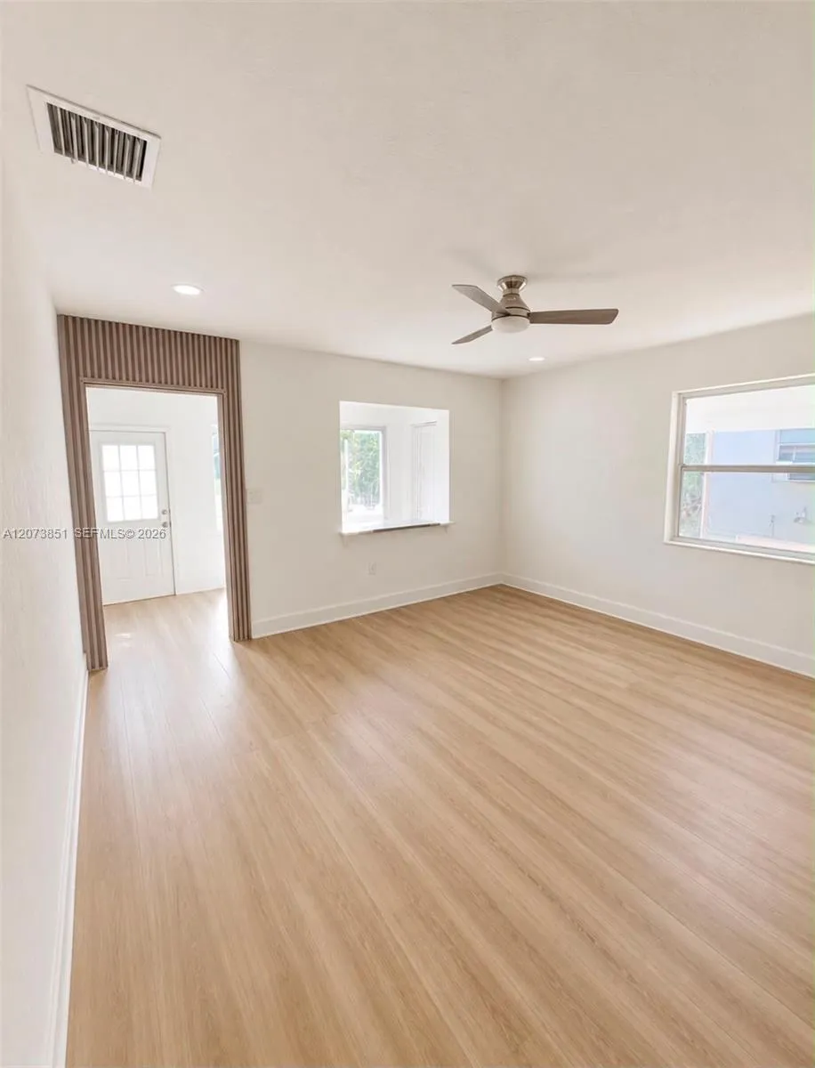 825 S 28th Ave Hollywood, FL 33020