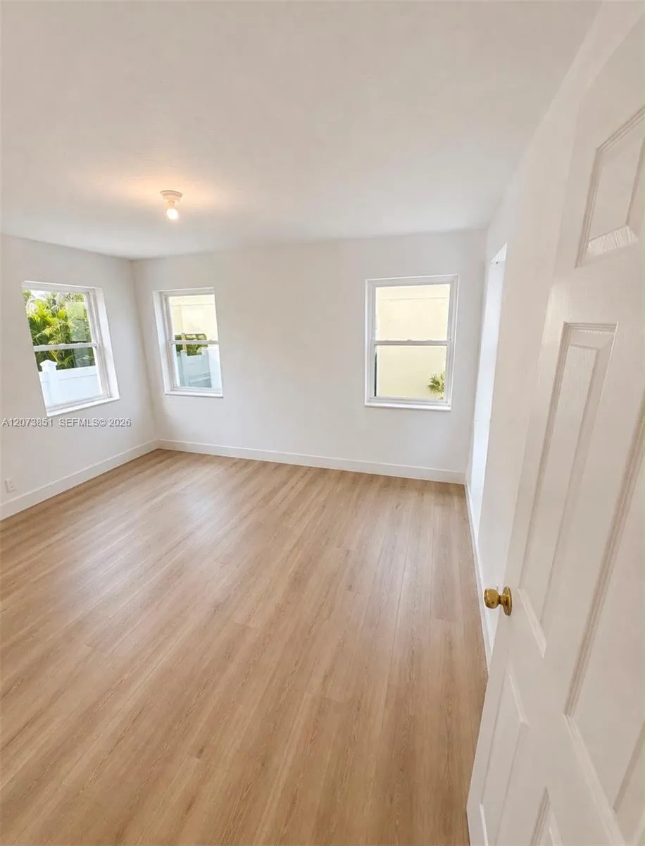 825 S 28th Ave Hollywood, FL 33020