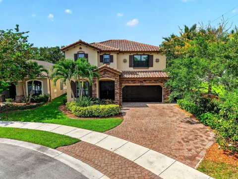 9062 GULF COVE DRIVE