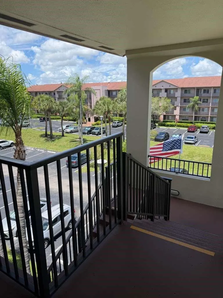 1600 SW 127th Way #401C Pembroke Pines, FL 33027