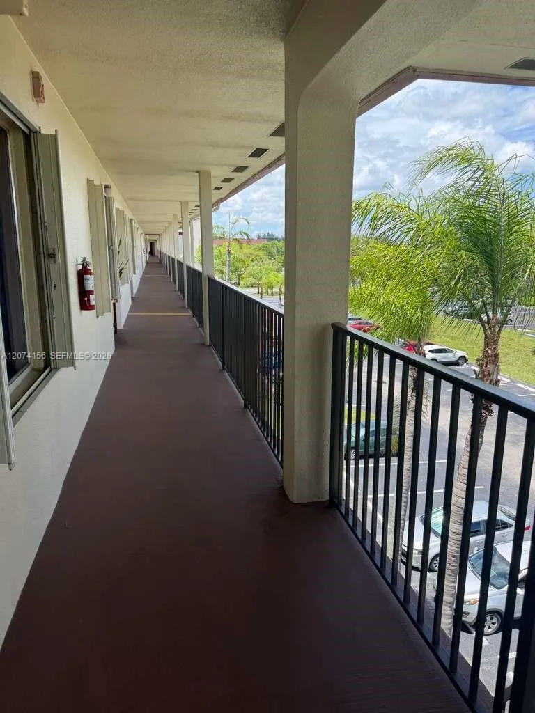 1600 SW 127th Way #401C Pembroke Pines, FL 33027