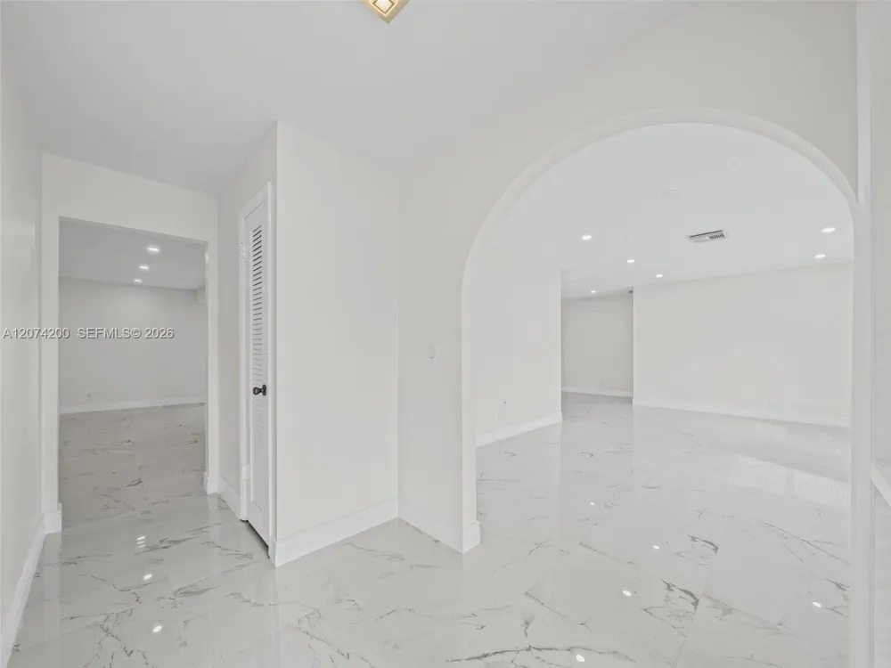 10251 NW 39th Ct Coral Springs, FL 33065