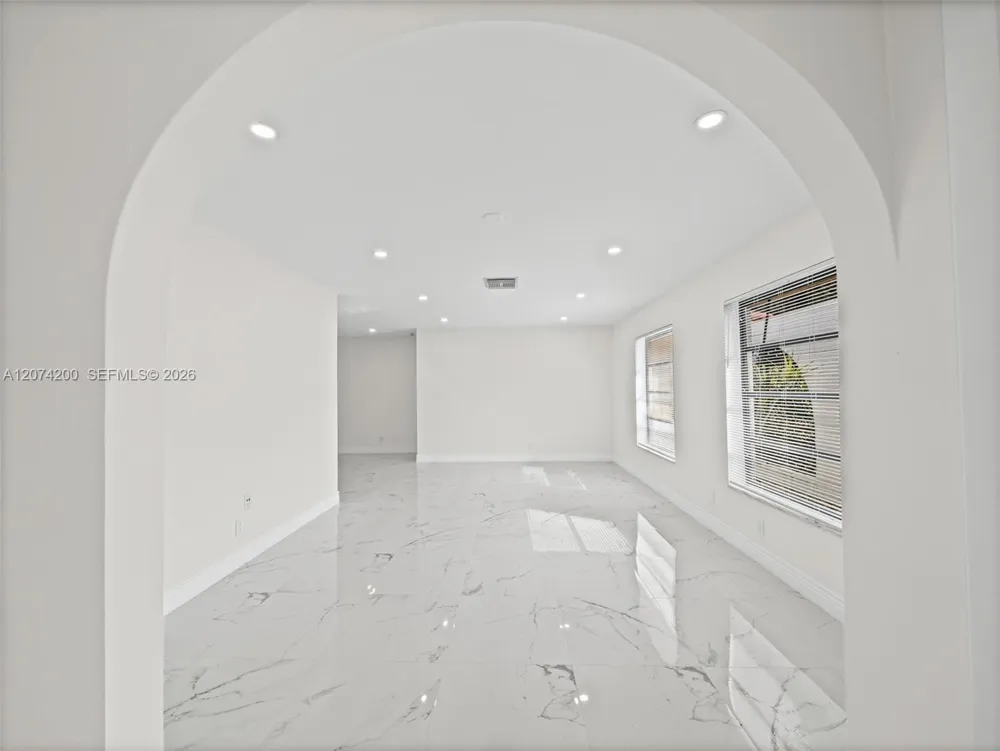 10251 NW 39th Ct Coral Springs, FL 33065