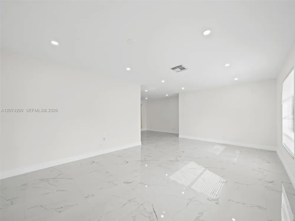 10251 NW 39th Ct Coral Springs, FL 33065
