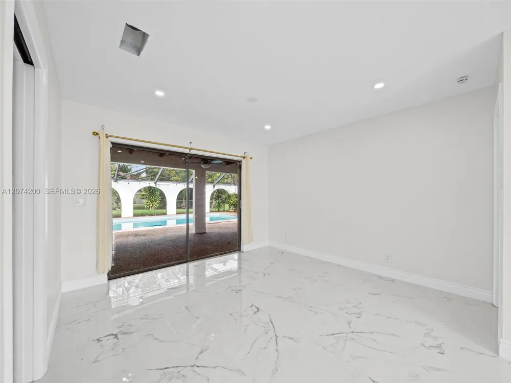 10251 NW 39th Ct Coral Springs, FL 33065