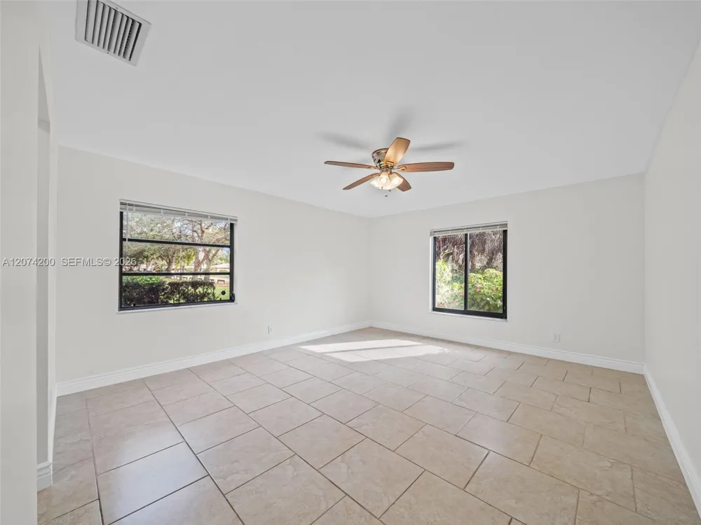 10251 NW 39th Ct Coral Springs, FL 33065