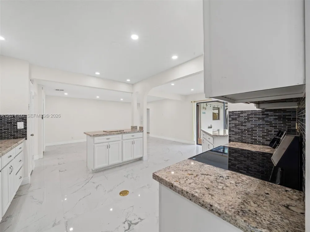 10251 NW 39th Ct Coral Springs, FL 33065