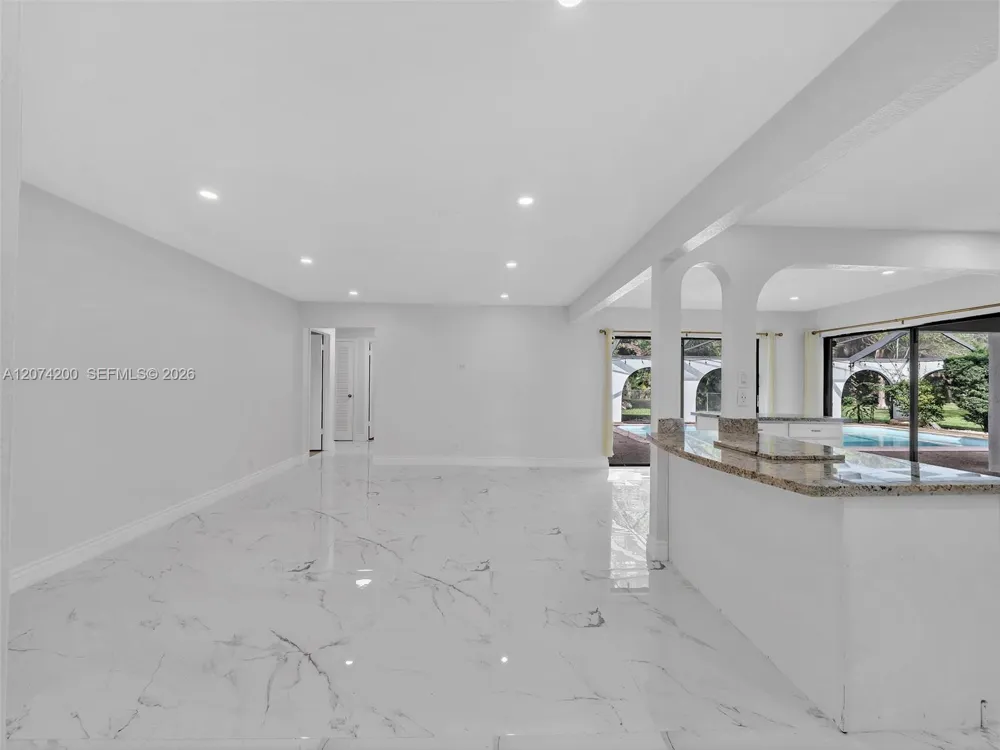 10251 NW 39th Ct Coral Springs, FL 33065