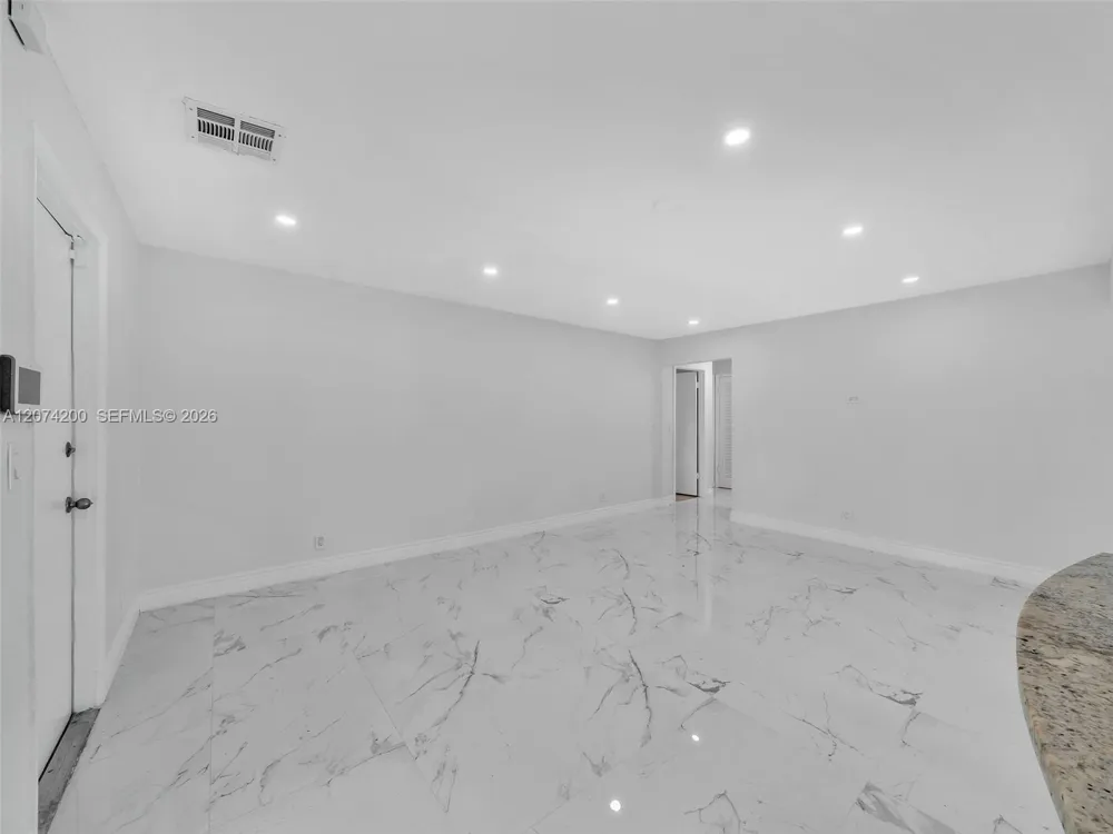 10251 NW 39th Ct Coral Springs, FL 33065