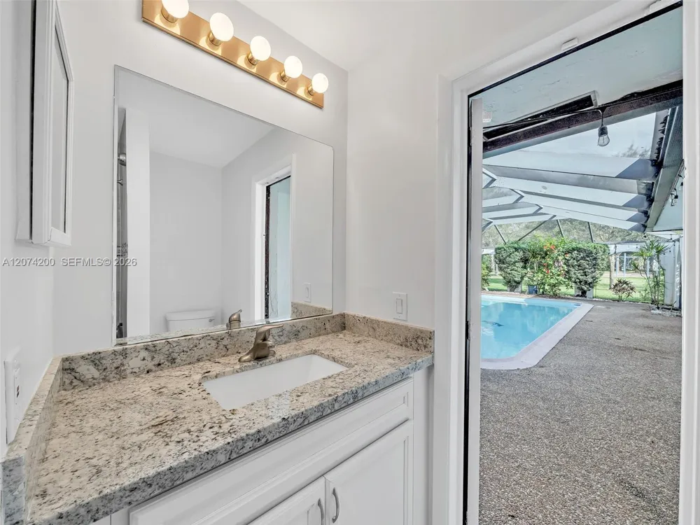 10251 NW 39th Ct Coral Springs, FL 33065