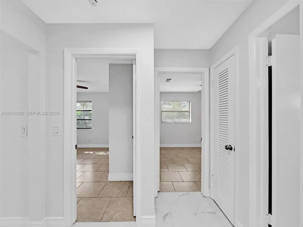 10251 NW 39th Ct Coral Springs, FL 33065