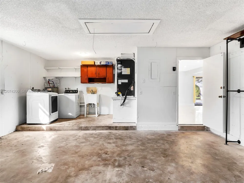 10251 NW 39th Ct Coral Springs, FL 33065