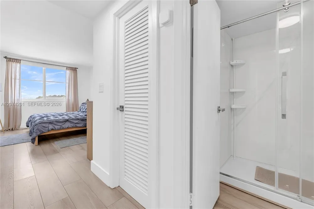 300 Bayview Dr #214 Sunny Isles Beach, FL 33160