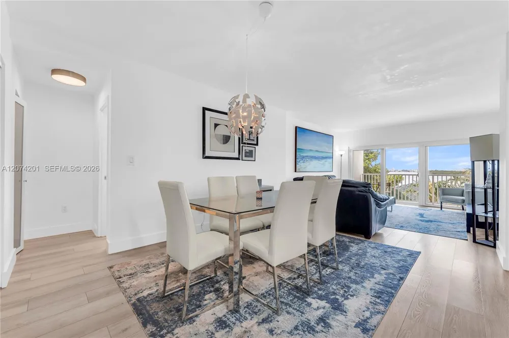 300 Bayview Dr #214 Sunny Isles Beach, FL 33160
