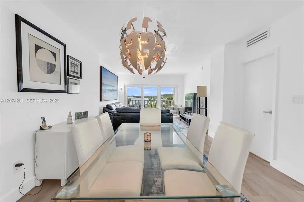 300 Bayview Dr #214 Sunny Isles Beach, FL 33160