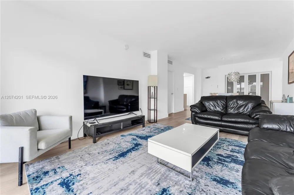 300 Bayview Dr #214 Sunny Isles Beach, FL 33160