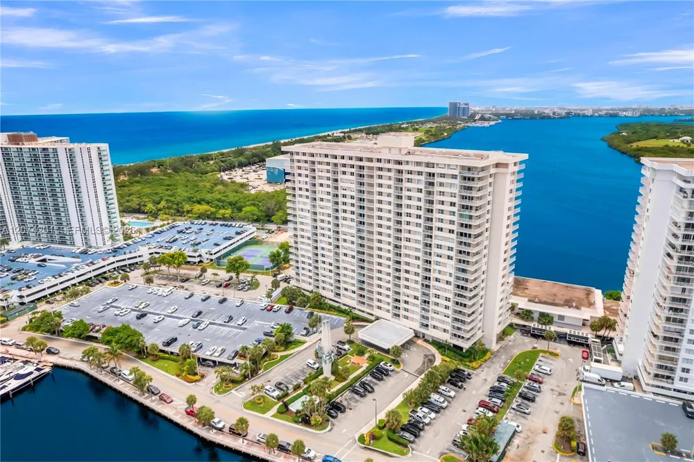 300 Bayview Dr #214 Sunny Isles Beach, FL 33160