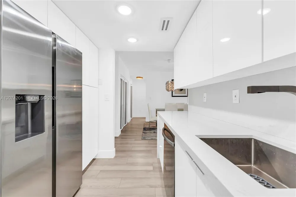 300 Bayview Dr #214 Sunny Isles Beach, FL 33160
