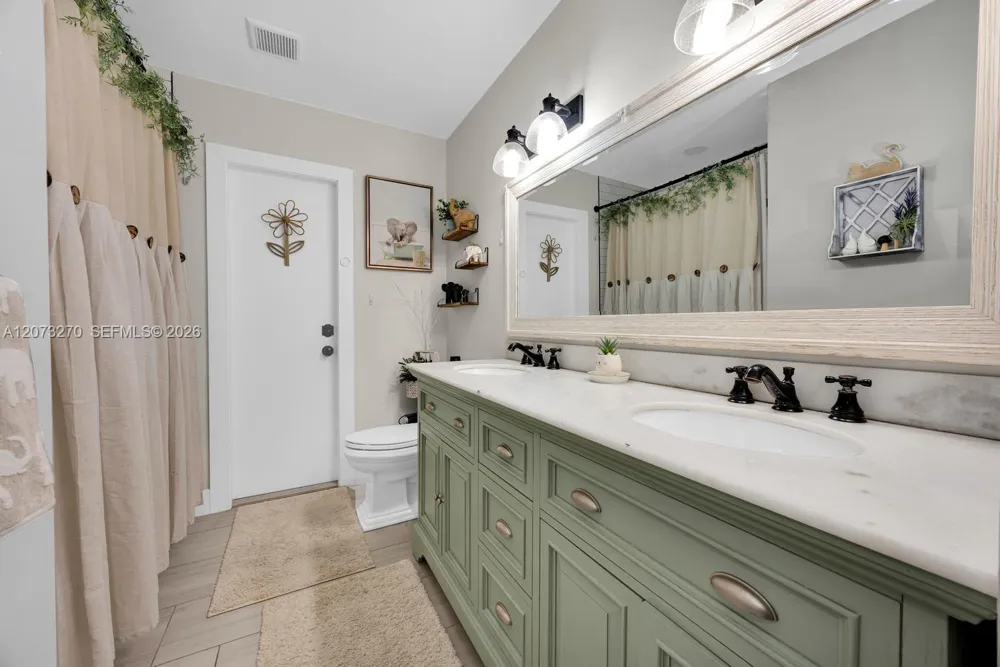 8144 SW 205th Ter Cutler Bay, FL 33189