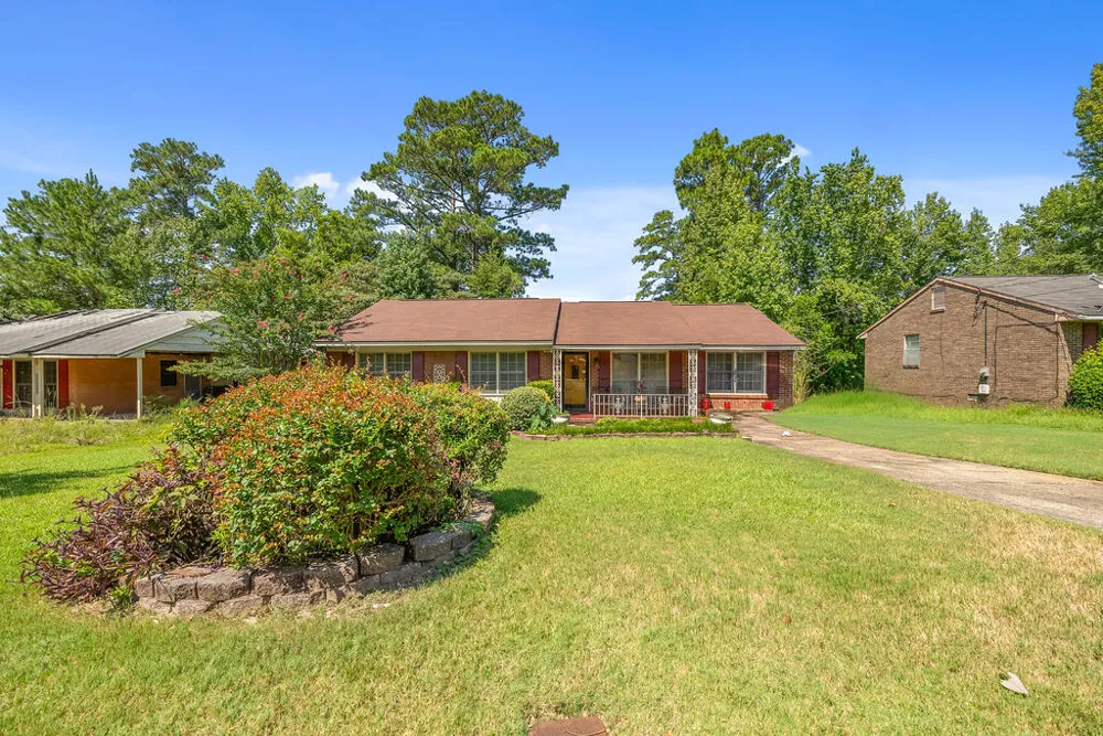 2121 Burnside Drive Columbus, GA 31907