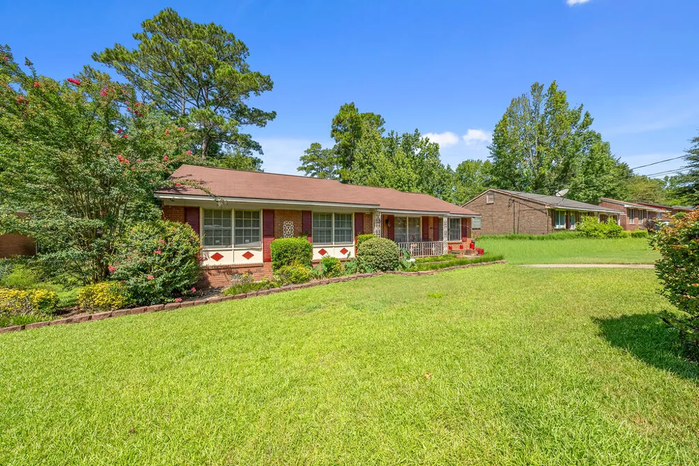 2121 Burnside Drive Columbus, GA 31907