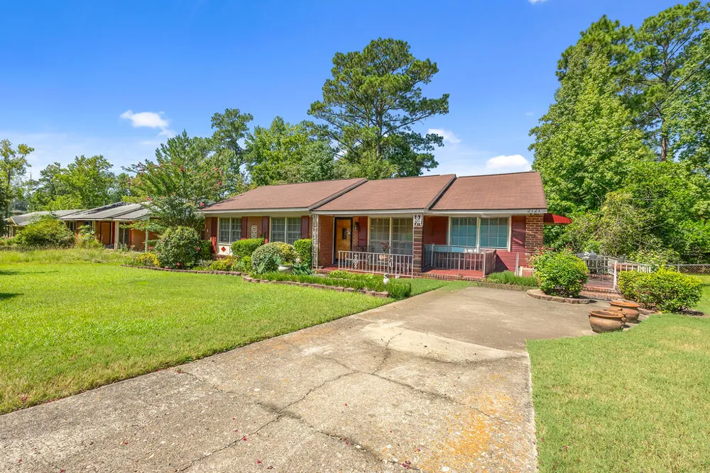 2121 Burnside Drive Columbus, GA 31907