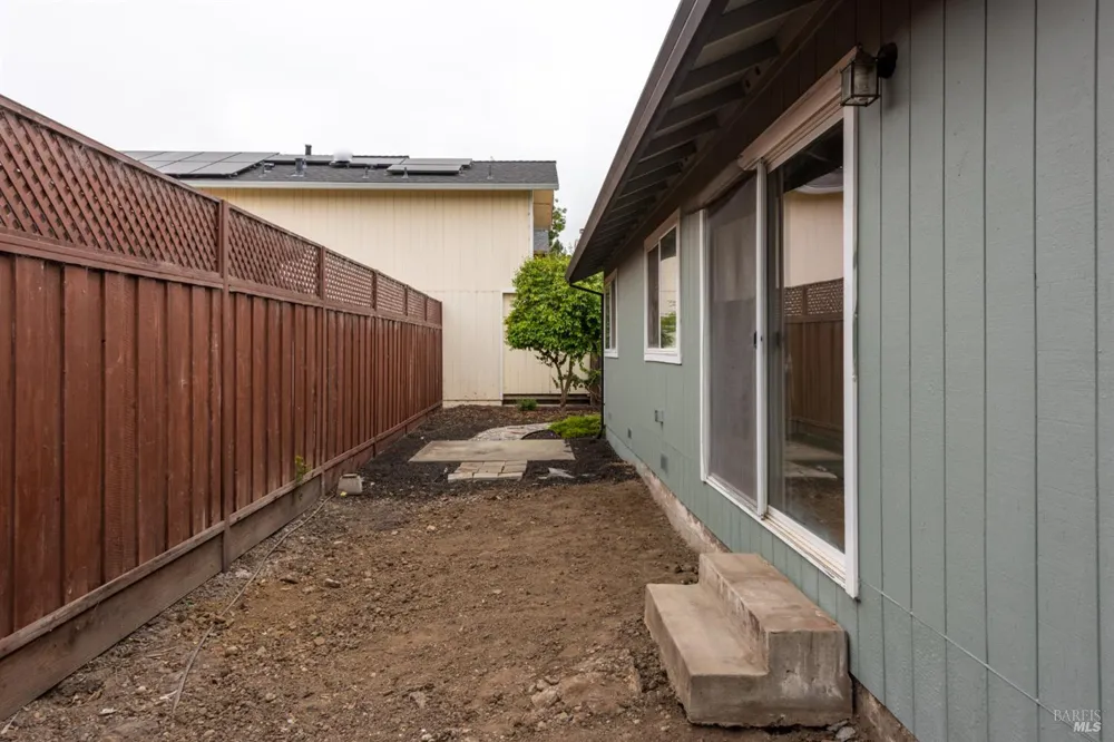 102 Pinewood Court Cotati, CA 94931
