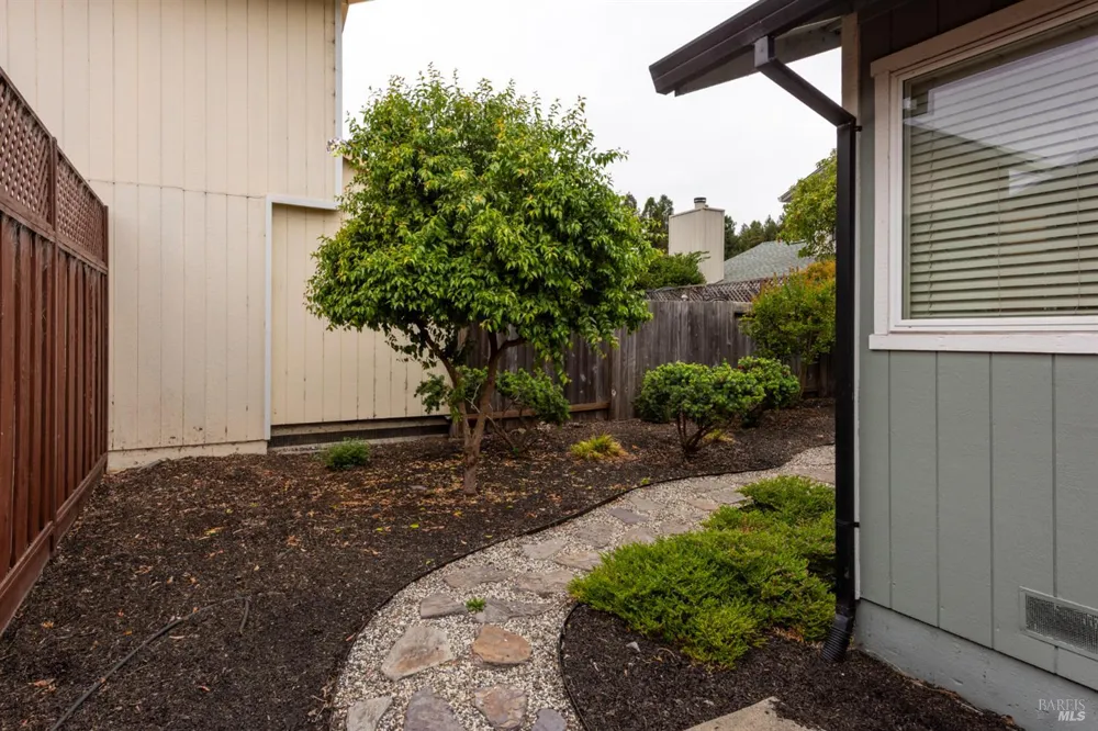 102 Pinewood Court Cotati, CA 94931