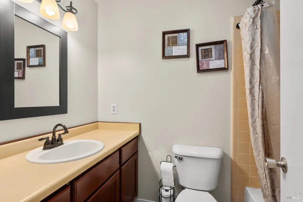 102 Pinewood Court Cotati, CA 94931