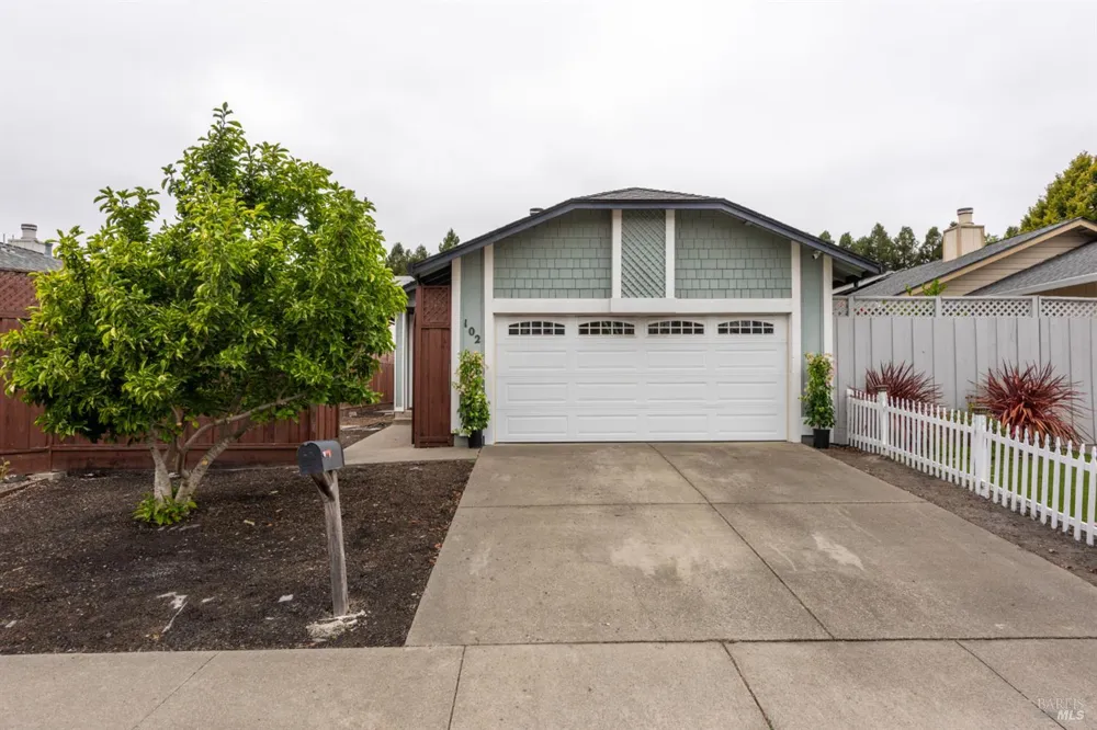 102 Pinewood Court Cotati, CA 94931