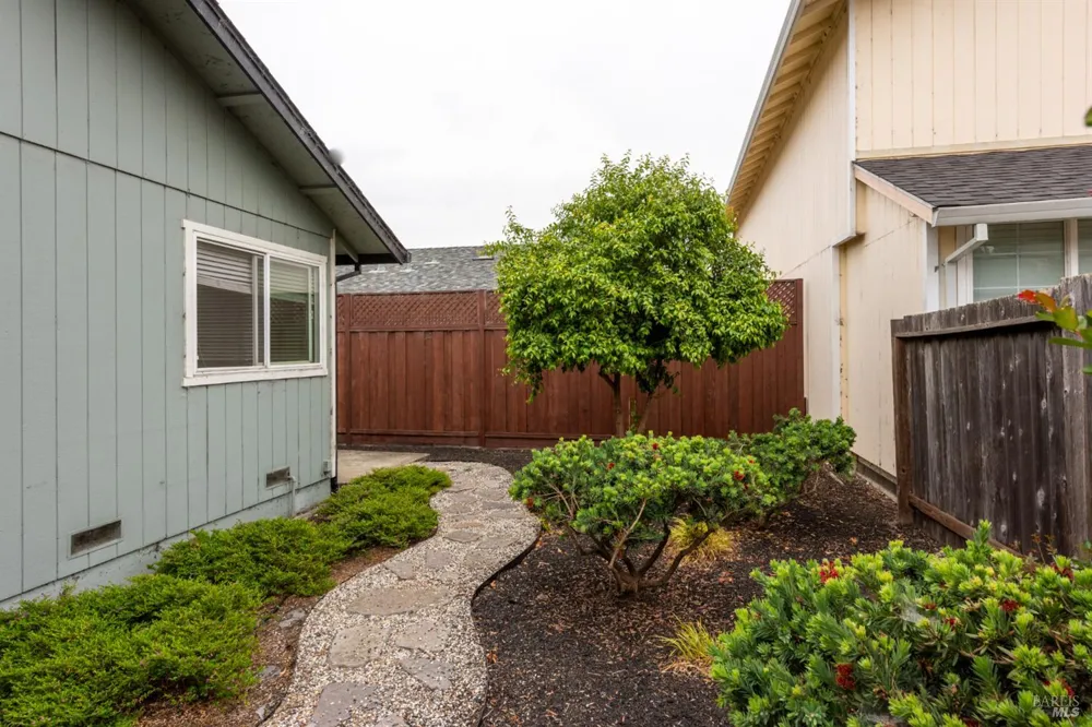 102 Pinewood Court Cotati, CA 94931