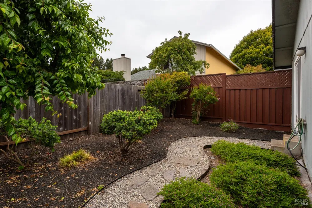 102 Pinewood Court Cotati, CA 94931