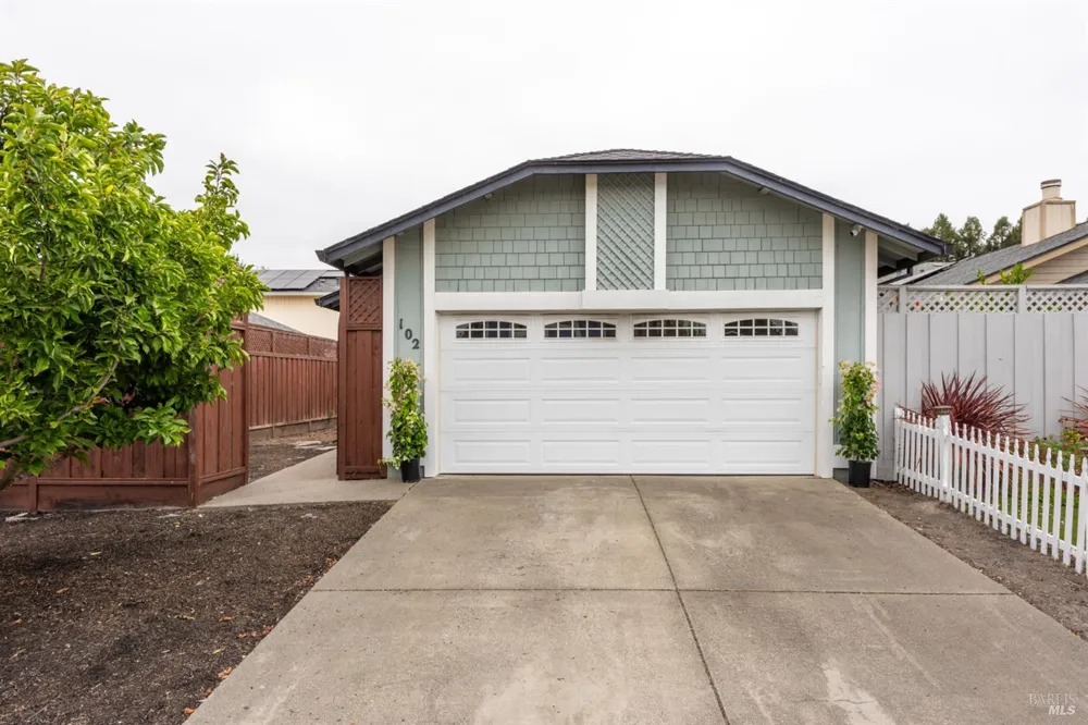 102 Pinewood Court Cotati, CA 94931