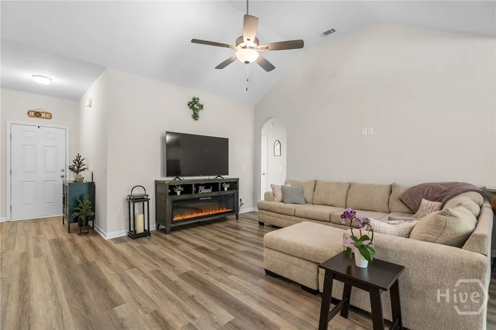 70 Glendale Lane Hinesville, GA 31313