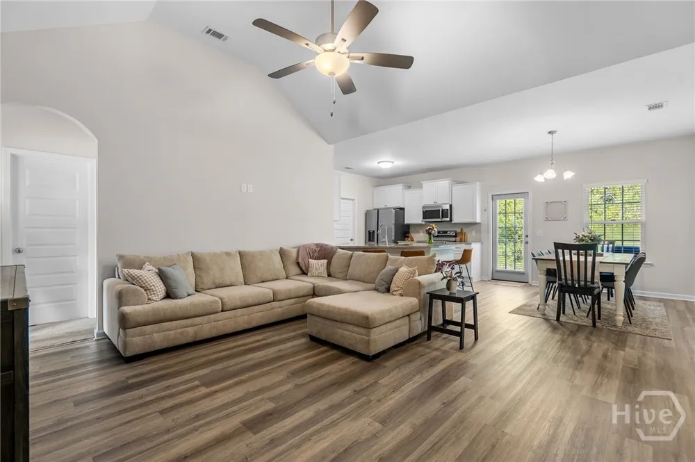 70 Glendale Lane Hinesville, GA 31313