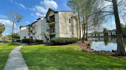 1916 LAKE ATRIUMS CIRCLE #33