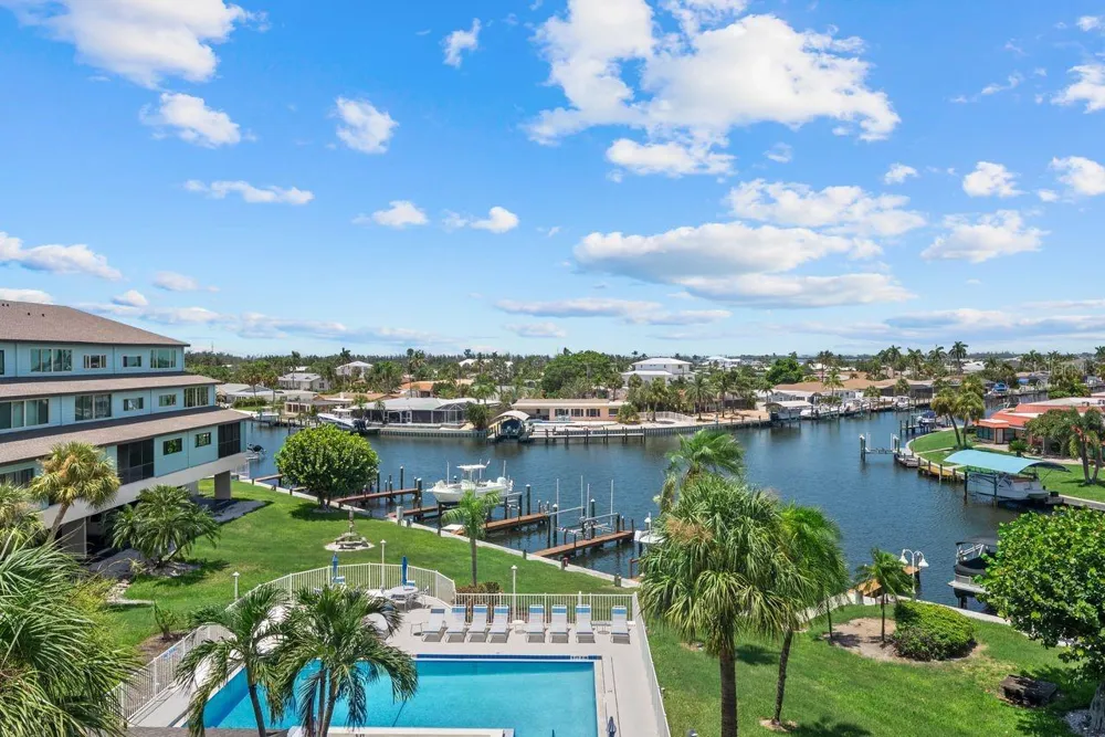 9604 CORTEZ ROAD W #233 Bradenton, FL 34210