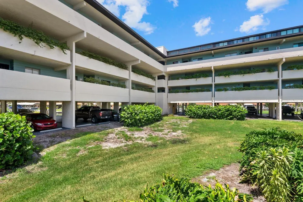 9604 CORTEZ ROAD W #233 Bradenton, FL 34210