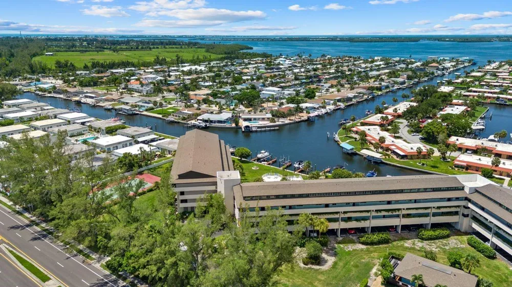 9604 CORTEZ ROAD W #233 Bradenton, FL 34210