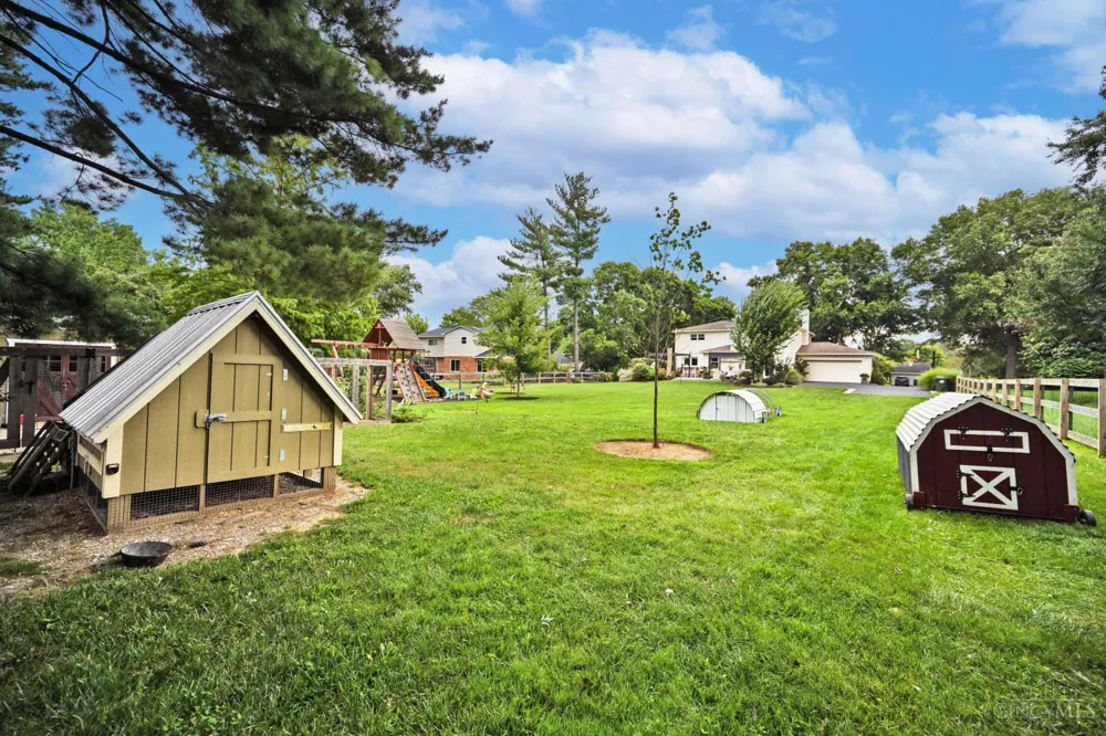 7711 Stonehenge Drive Montgomery, OH 45242
