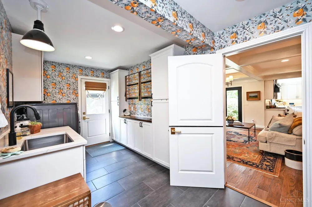 7711 Stonehenge Drive Montgomery, OH 45242