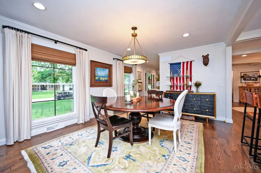 7711 Stonehenge Drive Montgomery, OH 45242