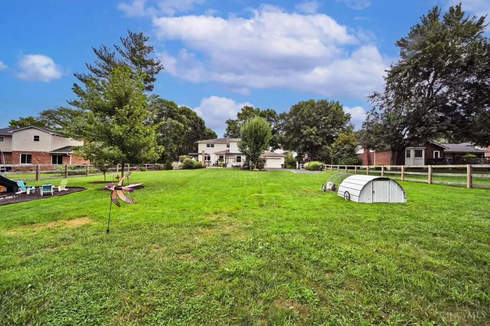 7711 Stonehenge Drive Montgomery, OH 45242