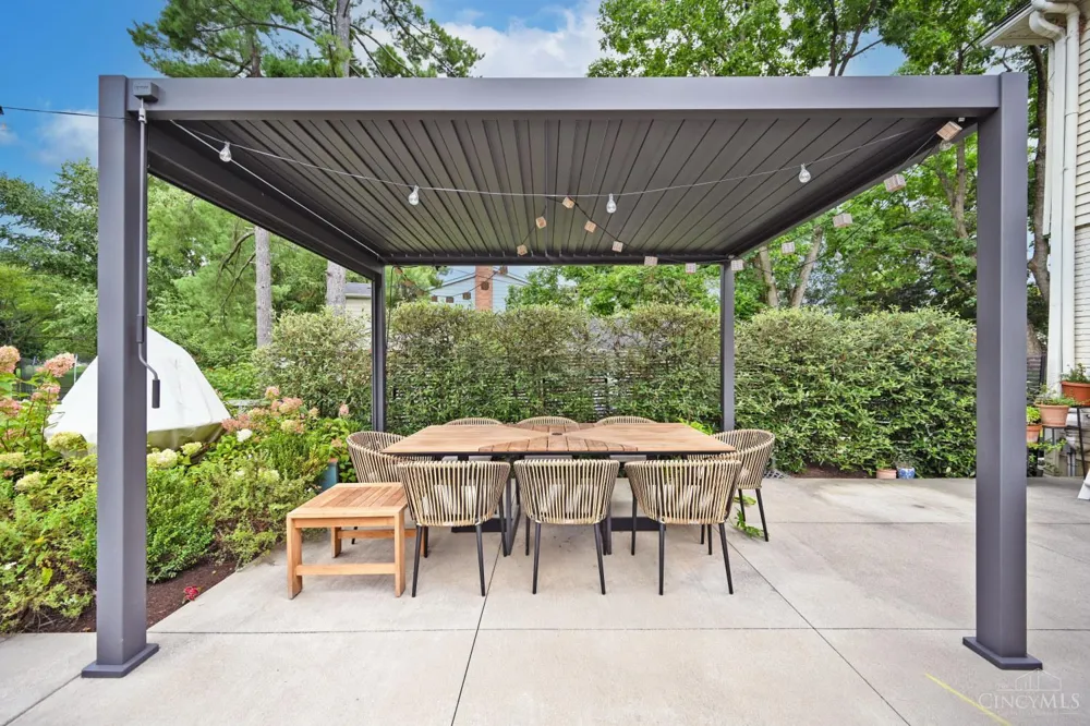 7711 Stonehenge Drive Montgomery, OH 45242