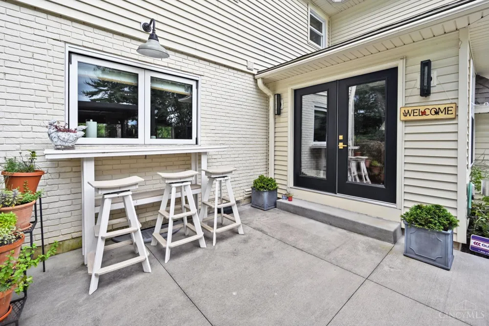 7711 Stonehenge Drive Montgomery, OH 45242